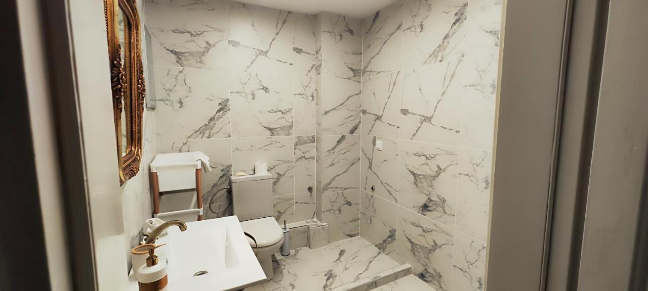 Aurea Residenza Mitropoleos Apartment Солун Екстериор снимка
